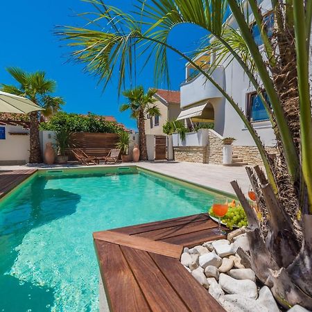 Apartments "Villa Antisin" With Heated Pool Zadar Extérieur photo