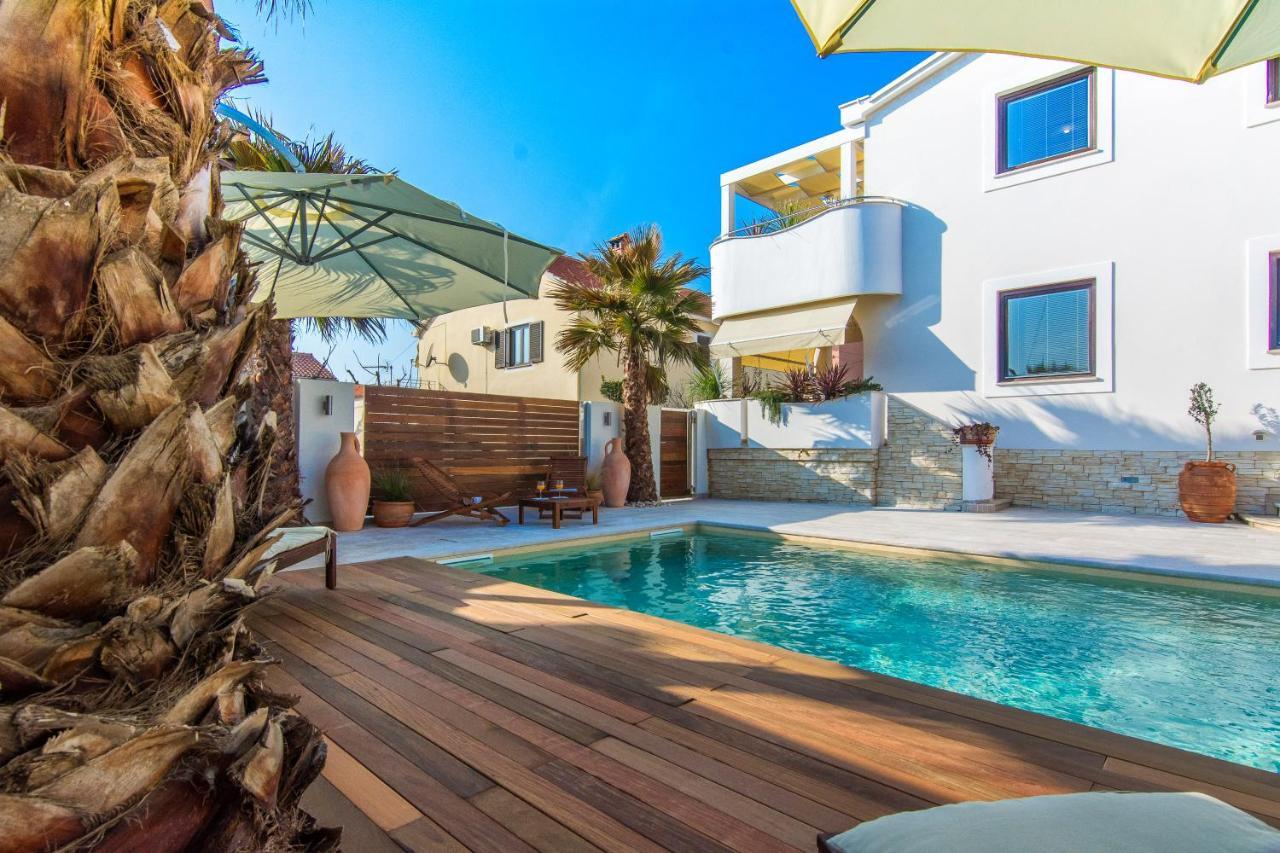 Apartments "Villa Antisin" With Heated Pool Zadar Extérieur photo