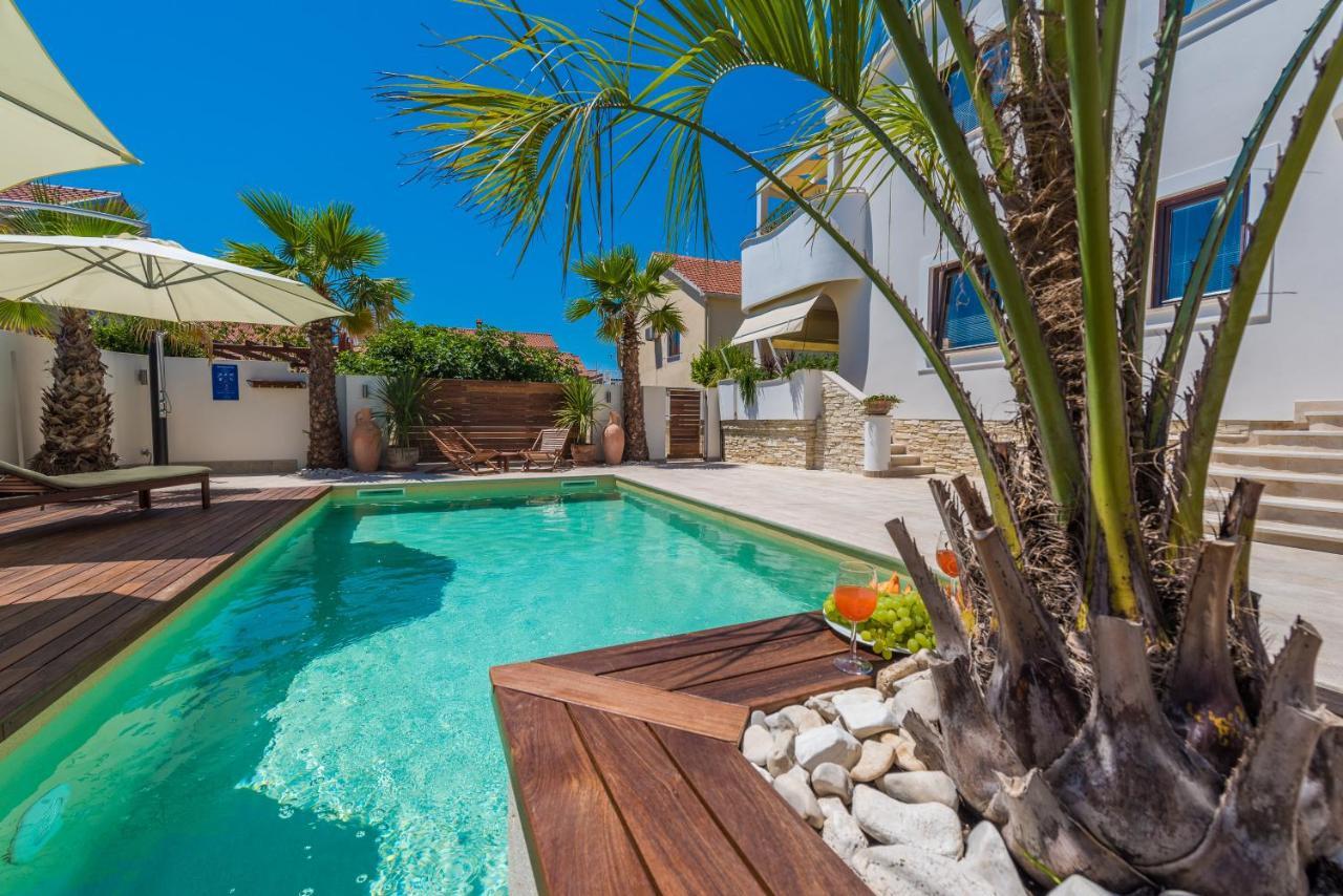 Apartments "Villa Antisin" With Heated Pool Zadar Extérieur photo