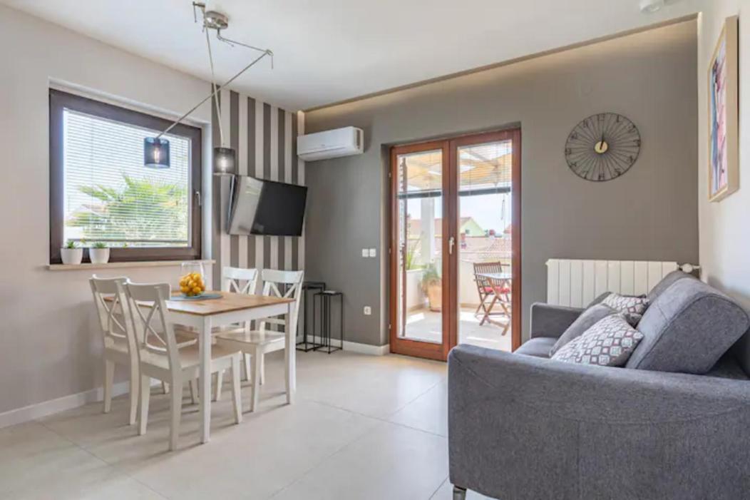 Apartments "Villa Antisin" With Heated Pool Zadar Extérieur photo