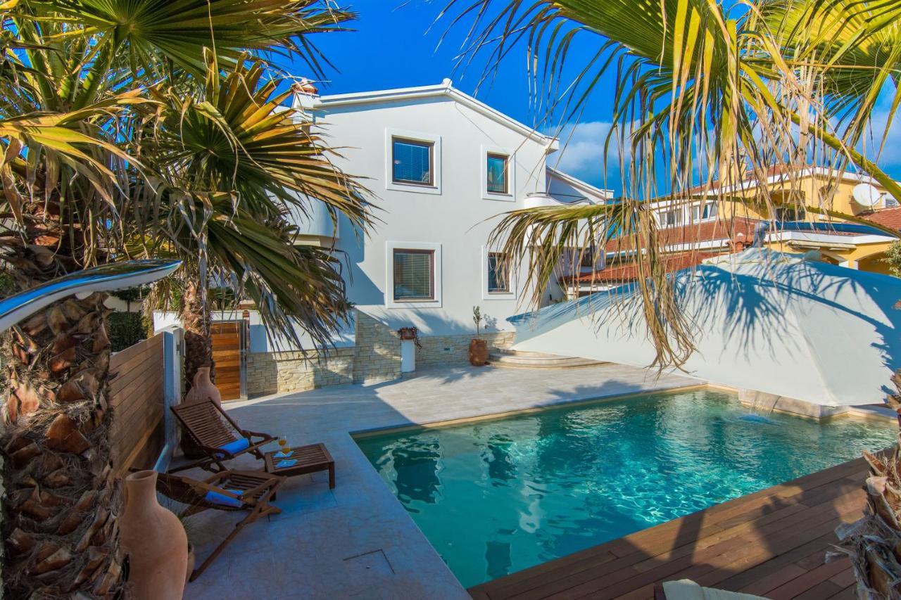 Apartments "Villa Antisin" With Heated Pool Zadar Extérieur photo