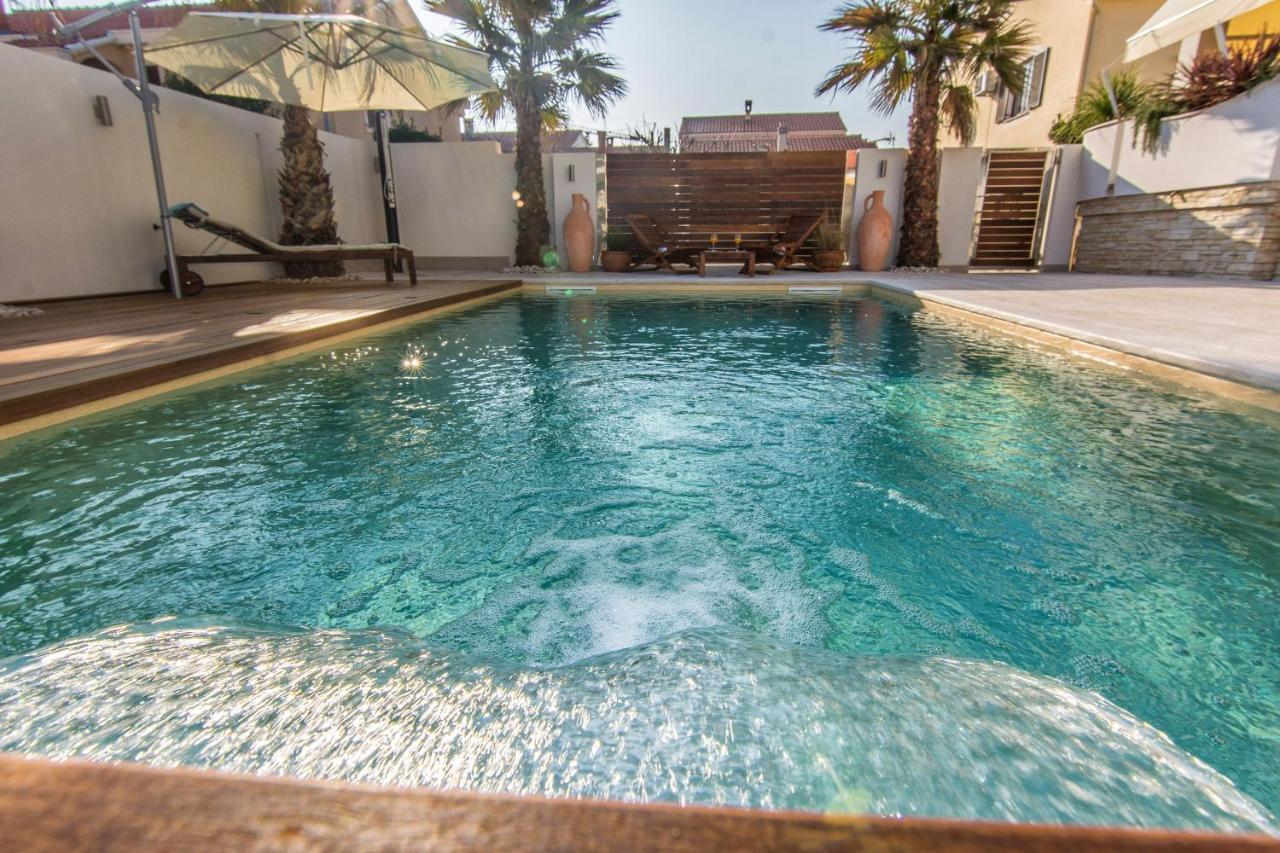 Apartments "Villa Antisin" With Heated Pool Zadar Extérieur photo