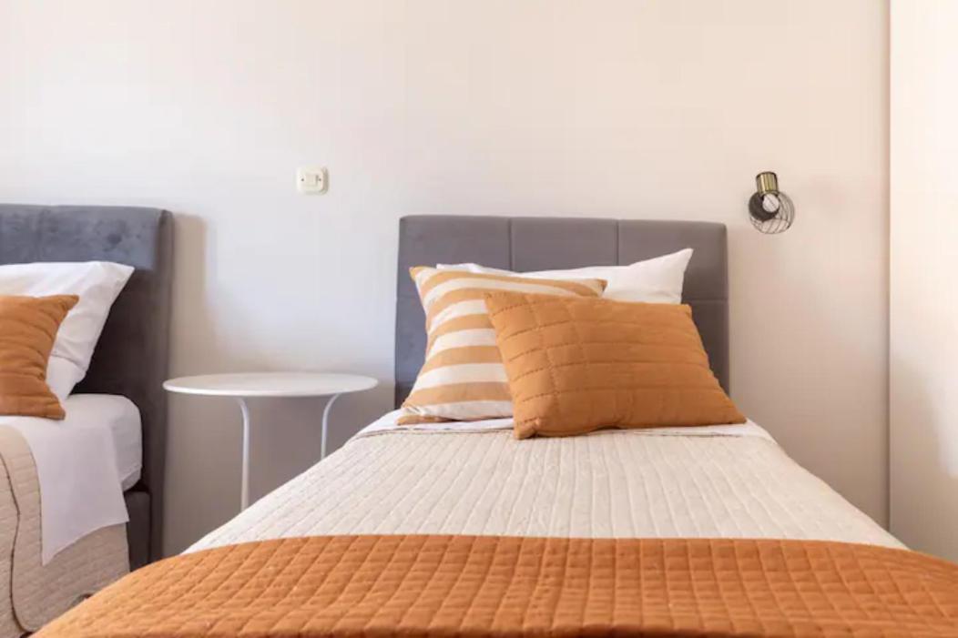 Apartments "Villa Antisin" With Heated Pool Zadar Extérieur photo
