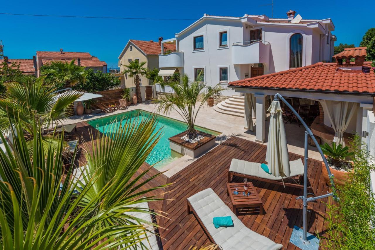 Apartments "Villa Antisin" With Heated Pool Zadar Extérieur photo