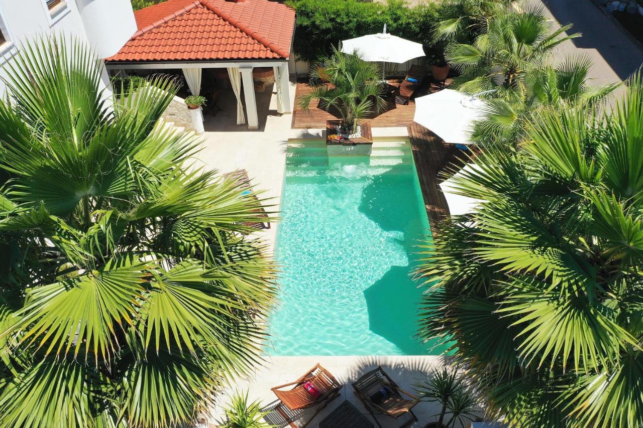 Apartments "Villa Antisin" With Heated Pool Zadar Extérieur photo