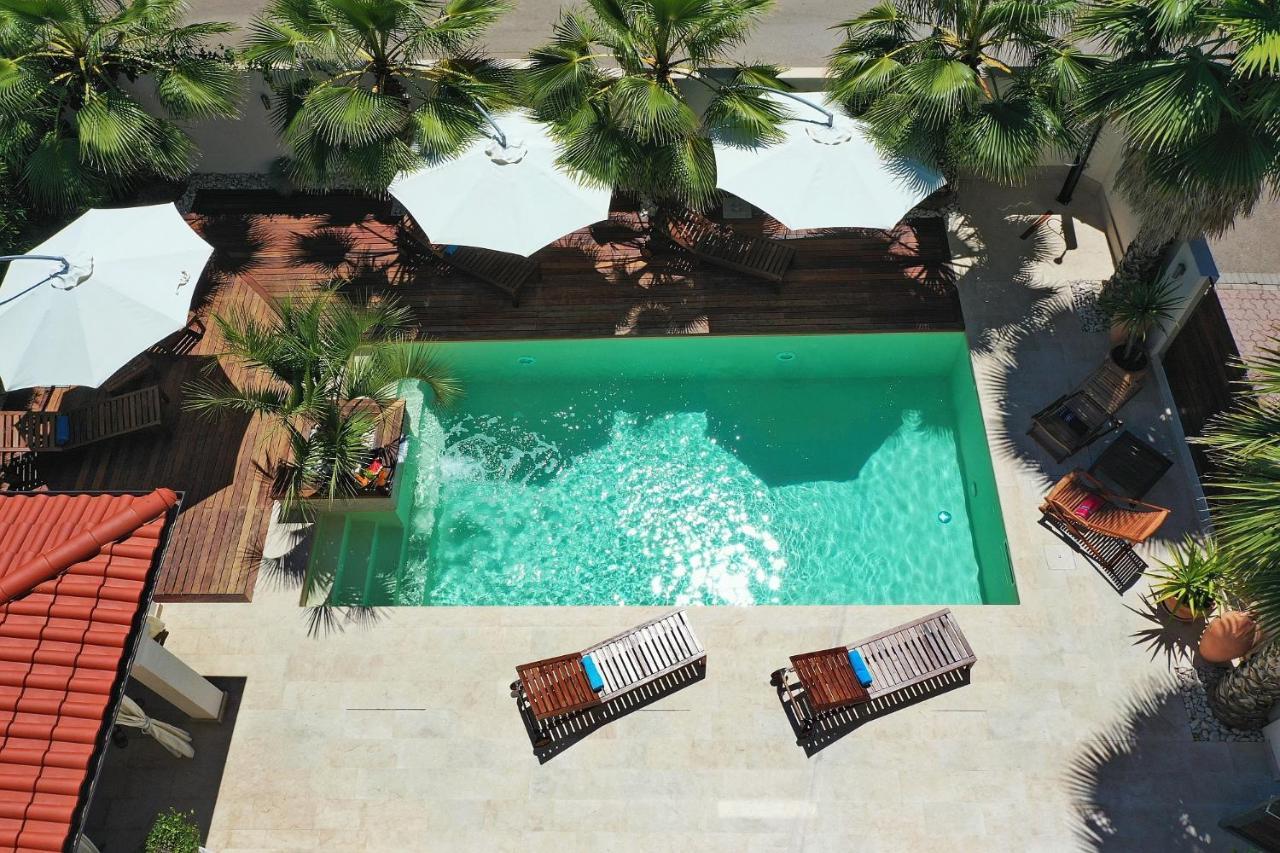 Apartments "Villa Antisin" With Heated Pool Zadar Extérieur photo