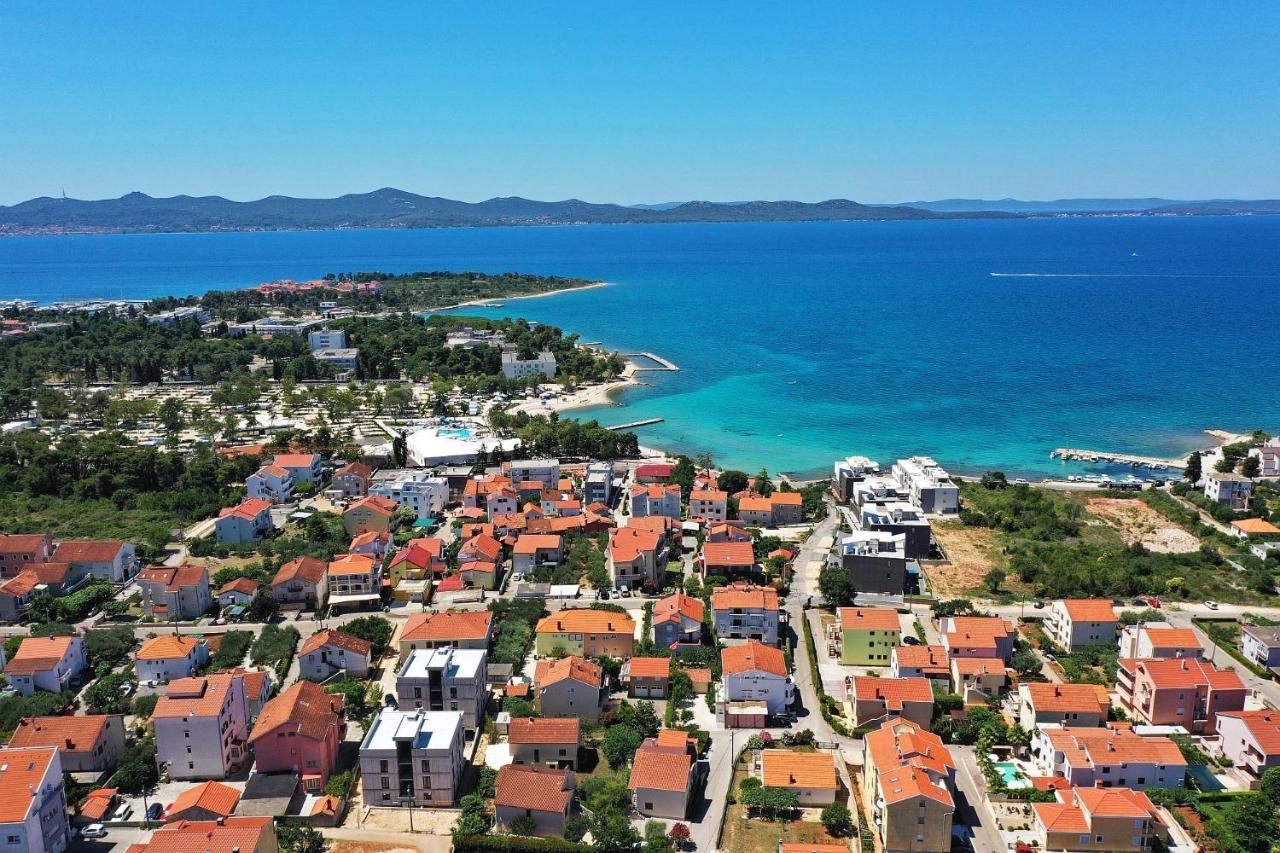 Apartments "Villa Antisin" With Heated Pool Zadar Extérieur photo