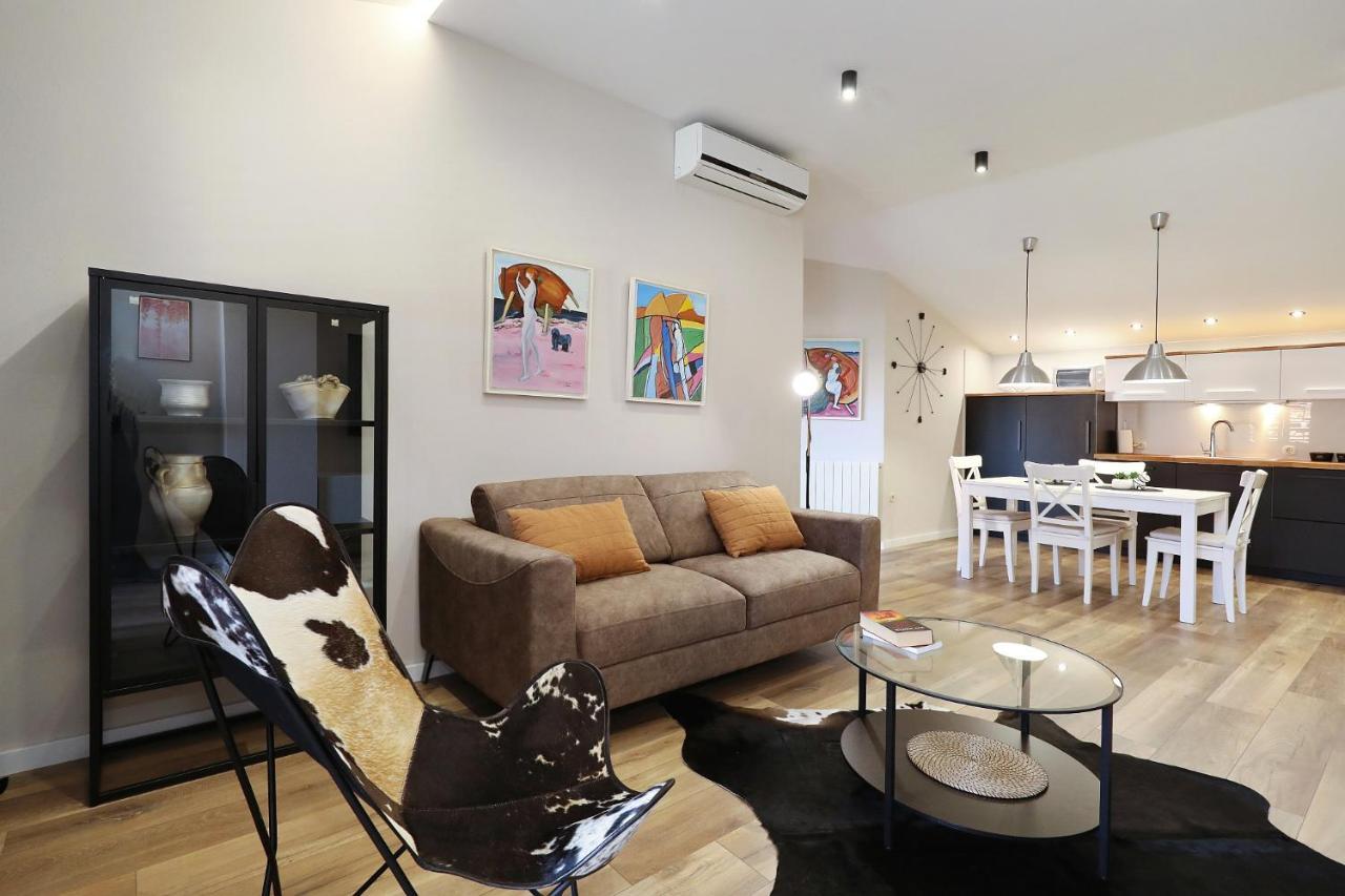 Apartments "Villa Antisin" With Heated Pool Zadar Extérieur photo