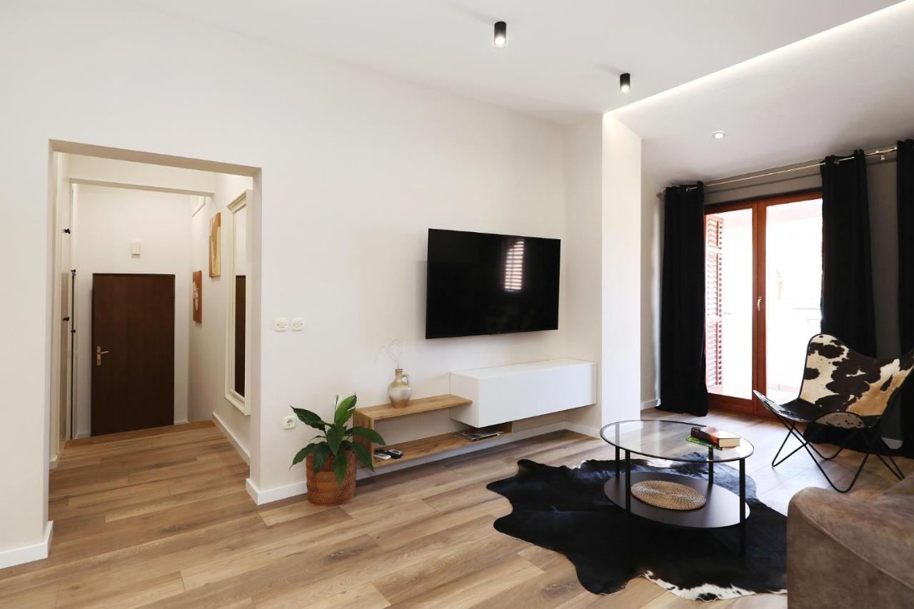Apartments "Villa Antisin" With Heated Pool Zadar Extérieur photo