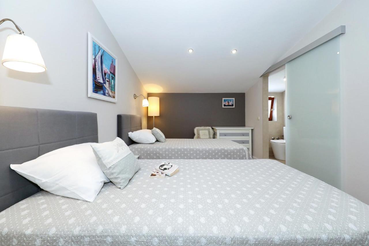 Apartments "Villa Antisin" With Heated Pool Zadar Extérieur photo