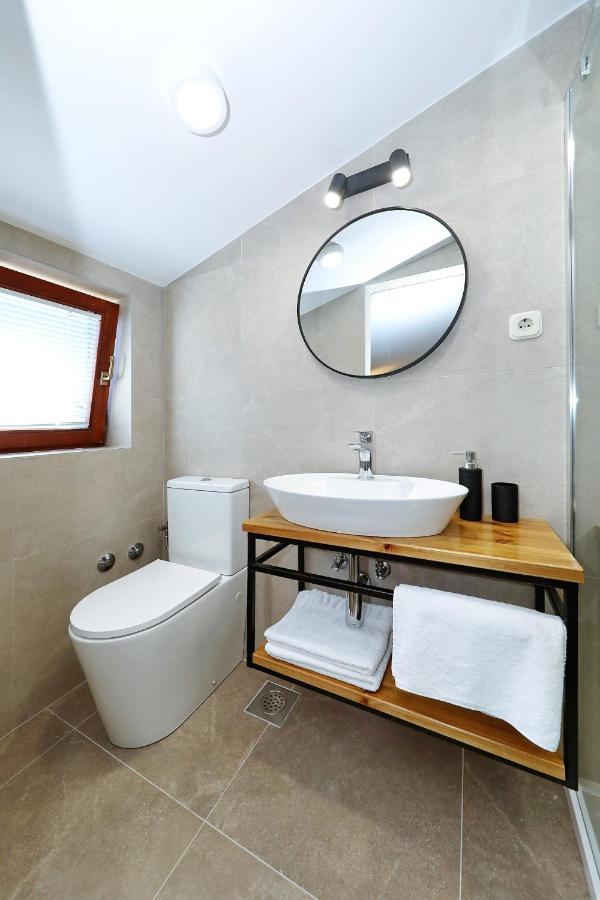 Apartments "Villa Antisin" With Heated Pool Zadar Extérieur photo