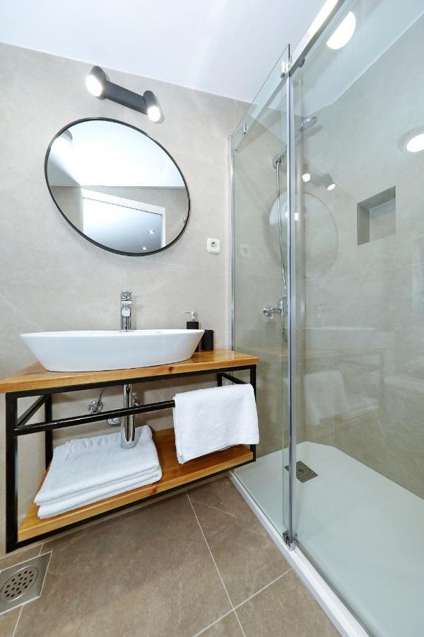 Apartments "Villa Antisin" With Heated Pool Zadar Extérieur photo