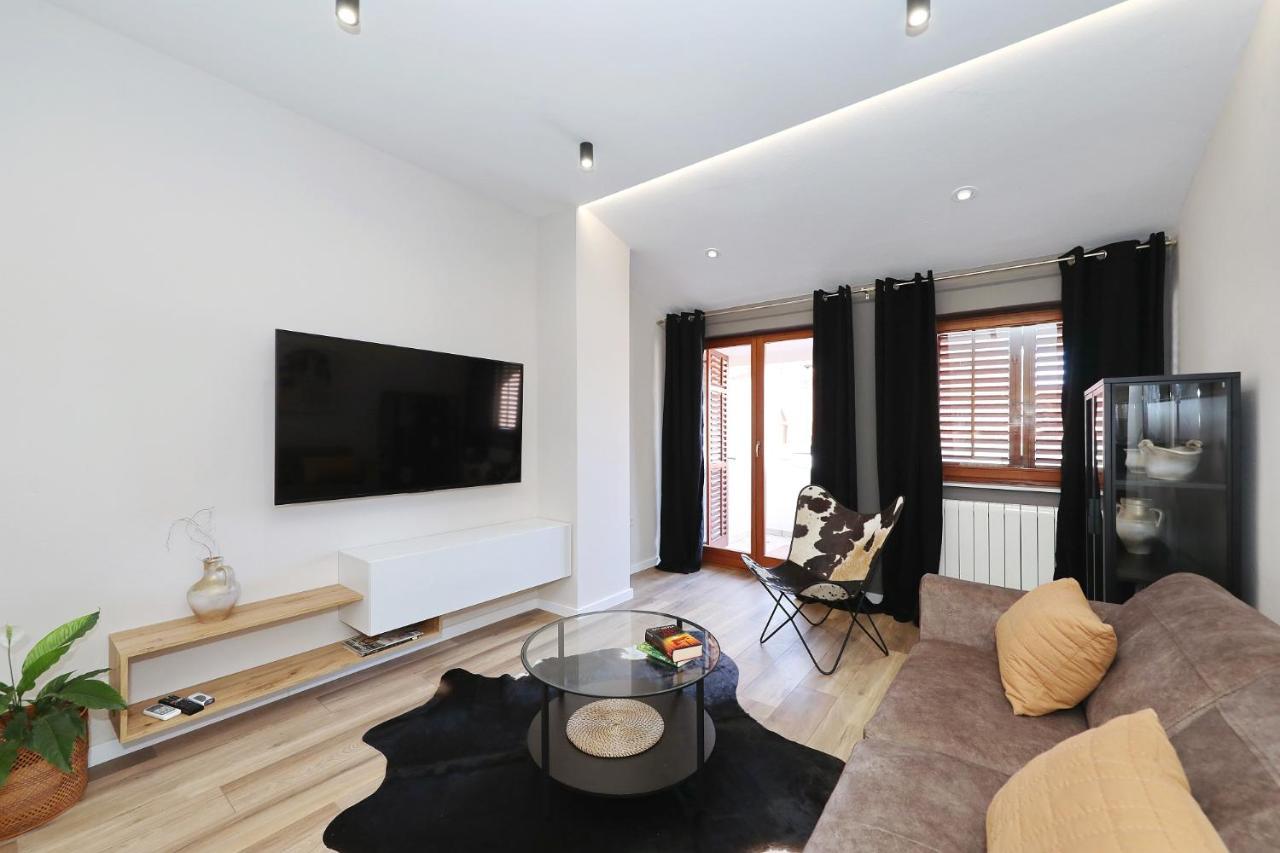 Apartments "Villa Antisin" With Heated Pool Zadar Extérieur photo