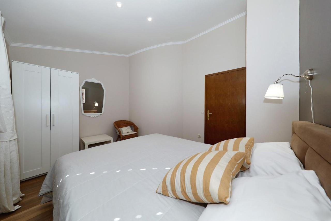Apartments "Villa Antisin" With Heated Pool Zadar Extérieur photo
