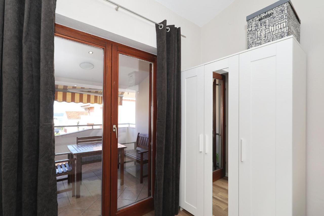 Apartments "Villa Antisin" With Heated Pool Zadar Extérieur photo