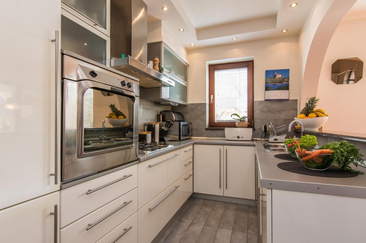 Apartments "Villa Antisin" With Heated Pool Zadar Extérieur photo